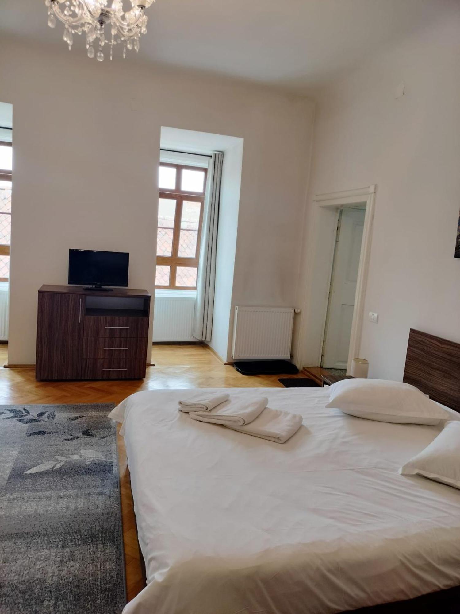 Casa Sforii Brasov Hotell Exteriör bild